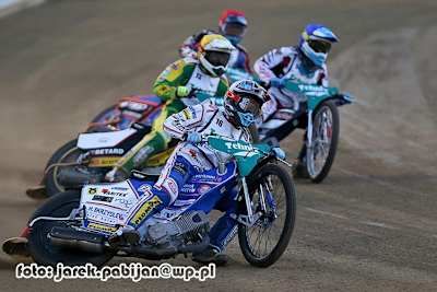 Aleksandr Loktaev (vorne) aus der Ukraine ist erster Nachrücker