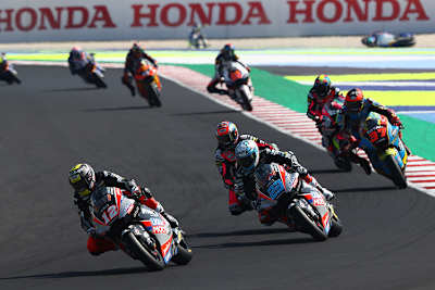 Im Rennen: Tom Lüthi vor Marcel Schrötter