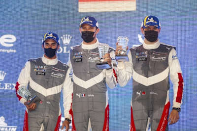 Nicht glücklich: (v. li.) Die Porsche-Piloten Neel Jani, Kévin Estre und Michael Christensen