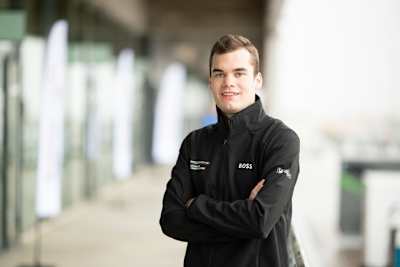 Laurin Heinrich fährt auch 2022 Porsche