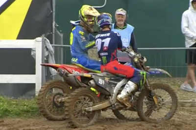 Tim Gajser und Maxime Renaux nach der Zieldurchfahrt des ersten Laufs in Maggiora