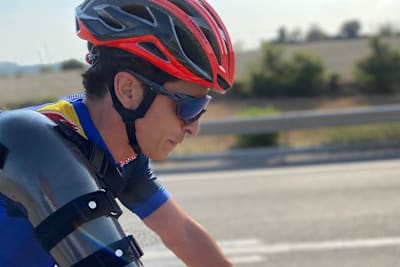 Marc Márquez schützt seinen operierten Arm nur noch beim Training