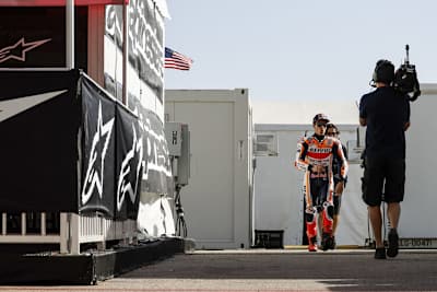 Marc Márquez auf dem Arbeitsweg zur Box