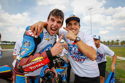 Sepang-GP 2019: Alex Márquez ist Weltmeister, Marc jubelt mit ihm