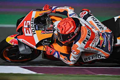 Marc Márquez steht in der ersten Reihe