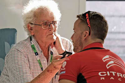 Martin Holmes bei der Arbeit