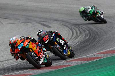 Moto2-Rennen in Spielberg: Martin (88) wehrt sich gegen Bezzecchi, dahinter Gardner