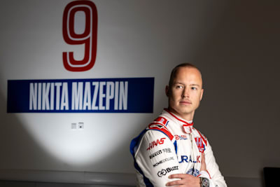 Nikita Mazepin (Haas) vor Yuki Tsunoda (AlphaTauri)