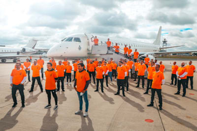 Das McLaren-Team bei der Anreise