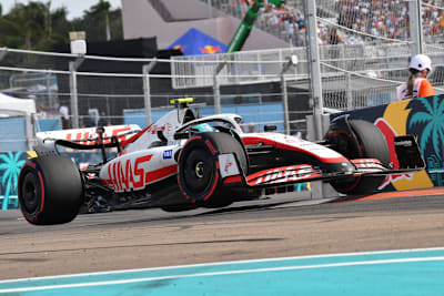 Grausames Pech für Mick Schumacher – der Feuerlöscher ging los