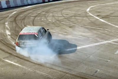 Ilya Mikhalchiks Nebenjob