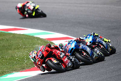 Im Rennen: Jack Miller (43) vor Rins (42), Joan Mir und Aleix Espargaró