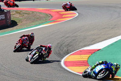 Kampf um Platz 3: Joan Mir vor Aleix Espargaó und Jack Miller