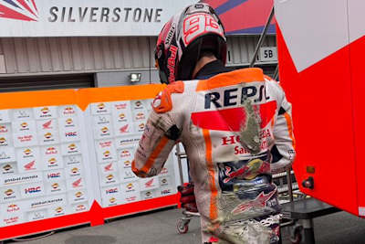 Zerfleddertes Leder nach dem Crash im FP1