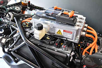 Die Energica-Bikes wiegen 265 kg