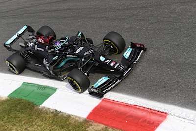 Max Verstappen führt den Abu Dhabi-GP an