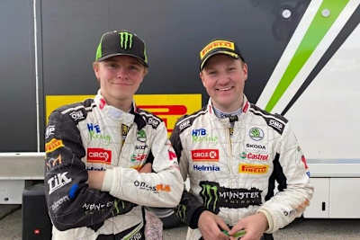 Oliver Solberg (li) und Aaron Johnston