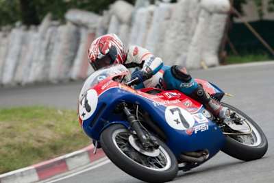 Selbst mit 76 wagte sich Crazy Frankie noch auf sein Motorrad