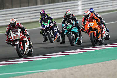 Spannende Fight (Nakagami (30) vor Morbidleli (21), Bastianini (23) und Lecuona (27), dahinter Alex Márquez (verdeckt)