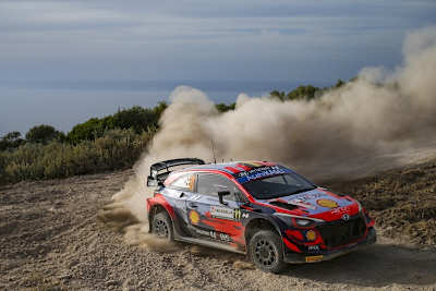 Thierry Neuville mag Schotter