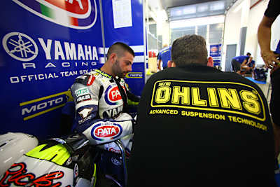 Öhlins rüstet einen Großteil des Fahrerlagers aus