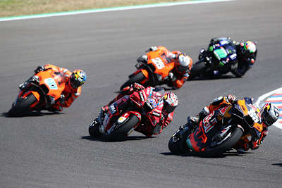 Im Rennen: Oliveira (88) vor Miller (43), Gardner (87), Fernández und Morbidelli