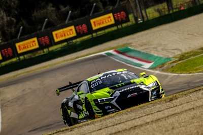 Markante Farben beim Audi R8 LMS GT3 evo II von Valentino Rossi in Imola