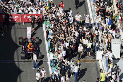 Die Red Bull Racing-Mannschaft jubelt