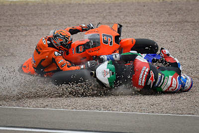 5. Runde: Alex Márquez und Danilo Petrucci fliegen im Turn 1 ins Kiesbett