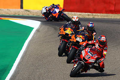 Danilo Petrucci (9) in Aragón vor den KTM-Piloten Binder, Espargaró und Lecuona