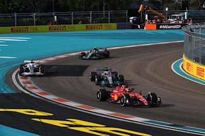 Reifenschaden am Wagen von Max Verstappen