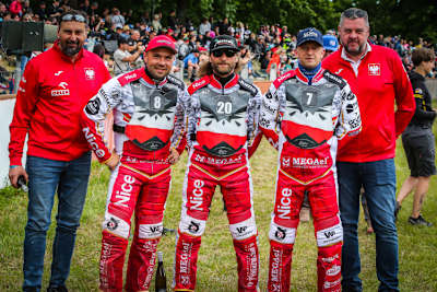 Was geschieht, wenn ein Teammitglied positiv auf SARS-CoV-2 getestet wird?