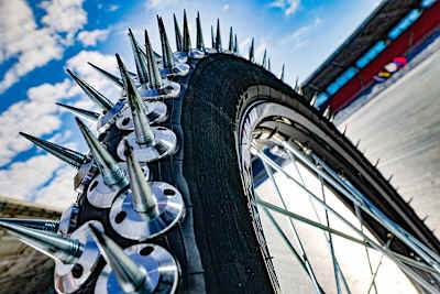 Die schlimmsten Verletzungen entstehen meist bei Kontakt mit den Spikes