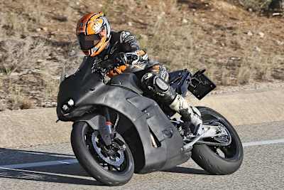 Vor die Linse gefahren: Prototyp einer supersportlichen KTM mit Strassenzulassung