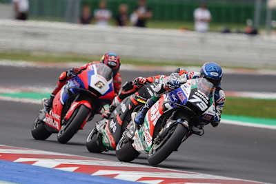 Alex Márquez im Kampf mit Maverick Viñales und Stefan Bradl