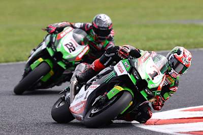 Ein Sinnbild: Johnny Rea vor Alex Lowes