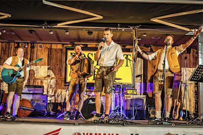 Markus Reiterberger (Mitte) kann auch Entertainer