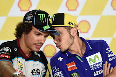 Franco Morbidelli 2017 (als Moto2-Weltmeister) mit Rossi