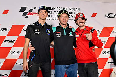 Rossi mit seinen Schützlingen Luca Marini (li.) und Pecco Bagnaia