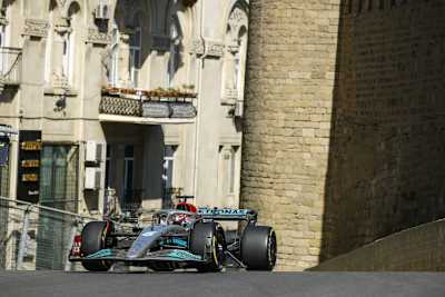 Romain Grosjean (oben) und George Russell