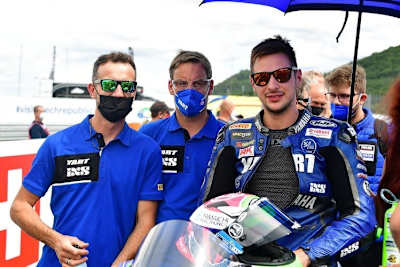 Rechts Marvin Fritz, links Riding-Coach Max Neukirchner