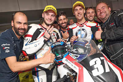 Steven Casaer (li.) und die Startnummer