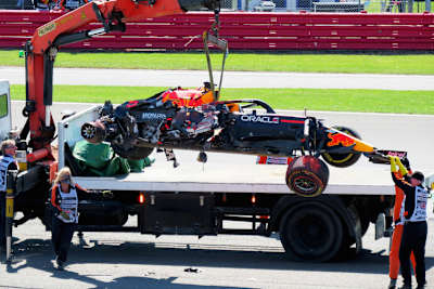 Max Verstappens Crash in Silverstone war heftig – der Schaden entsprehend gross