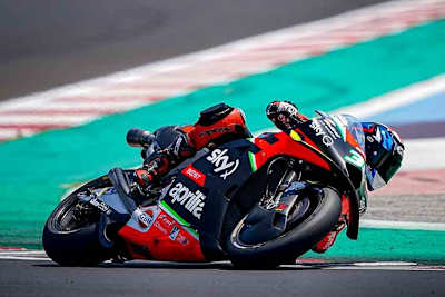 Bradley Smith mit der RS-GP20 in Misano