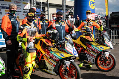 KTM Trubel bei der Siegerehrung