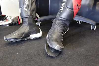 Die Sohlen an Sandro Corteses Stiefeln lösten sich