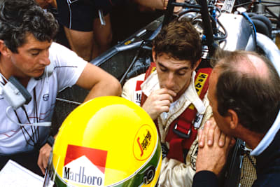 Pat Symonds (links) am Wagen von Ayrton Senna, 1984 in Zandvoort, rechts der damalige Toleman-Sportchef Peter Gethin