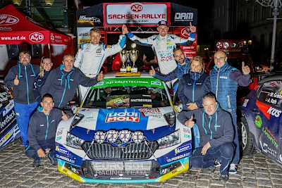 Das Siegerteam der Rallye Sachsen