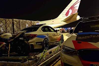 Auch 2 BMW-Autos werden nach Amerika verfrachtet