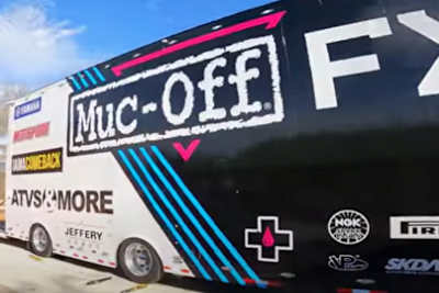 Der neue Truck von 'Club MX' für die Saison 2022 war früher für GEICO-Honda im Einstatz